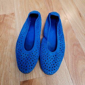 ARCHE Women’s Lilly Perforated Ballet Flats Blue FR 39 US 8/9